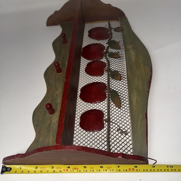 Vintage Ganz Distressed Wood Red Metal Apple Shelf w 3 Hanging Pegs Wire Mesh - Picture 13 of 14
